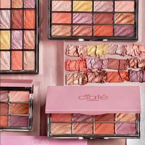 🆕Ciate London THE VELVET 12pc Metallic Marble Eyeshadow Palette